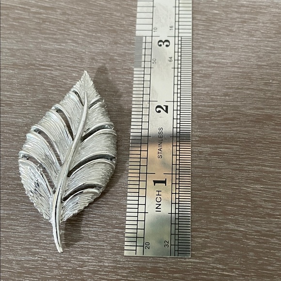 Artisan Silver Leaf Brooch - Picture 4 of 6